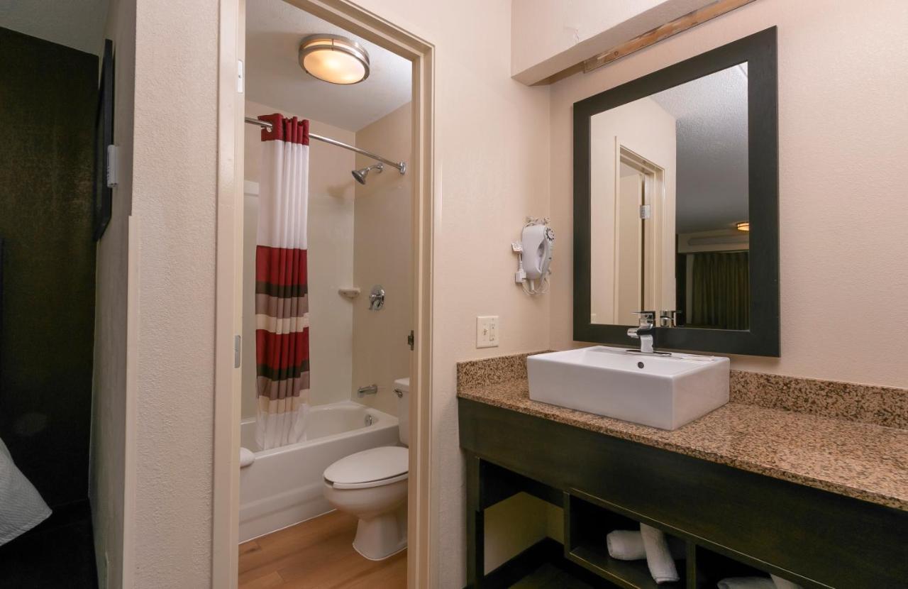 Red Roof Inn Plus+ Atlanta - Buckhead Druid Hills Exteriör bild
